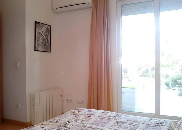 Bonito Apartamento De 3 Hab. Con Jardin